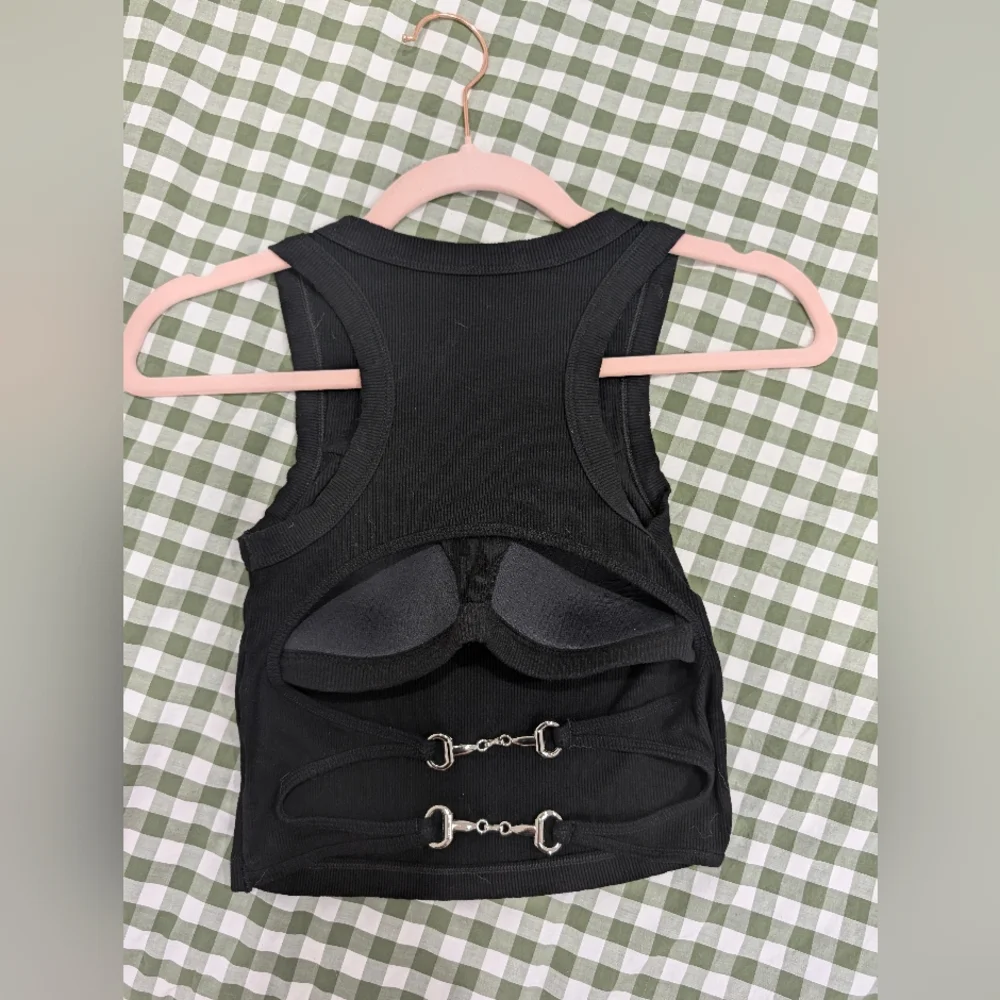 Commense Chain Back Cropped Tank - Picture 2 of 2